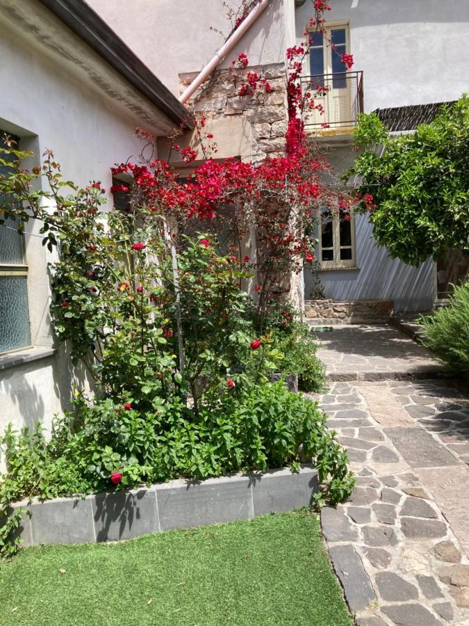 Tra Storia E Realta Bed & Breakfast Сардара Екстериор снимка